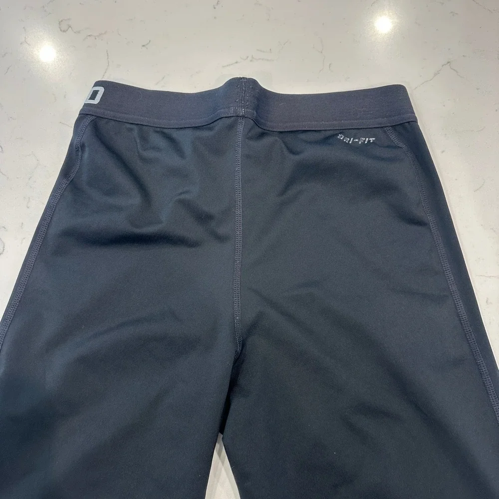 Nike Pro Dri-FIT Women Black Cropped Leggings Athletic Tights Size M 589366-010